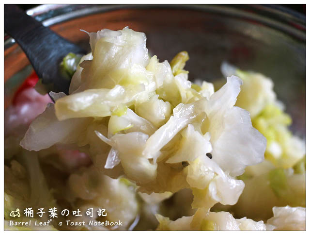 【食譜】簡易自製台式泡菜 Easy Homemade Taiwanese Style Kimchi (Pickled Cabbage)